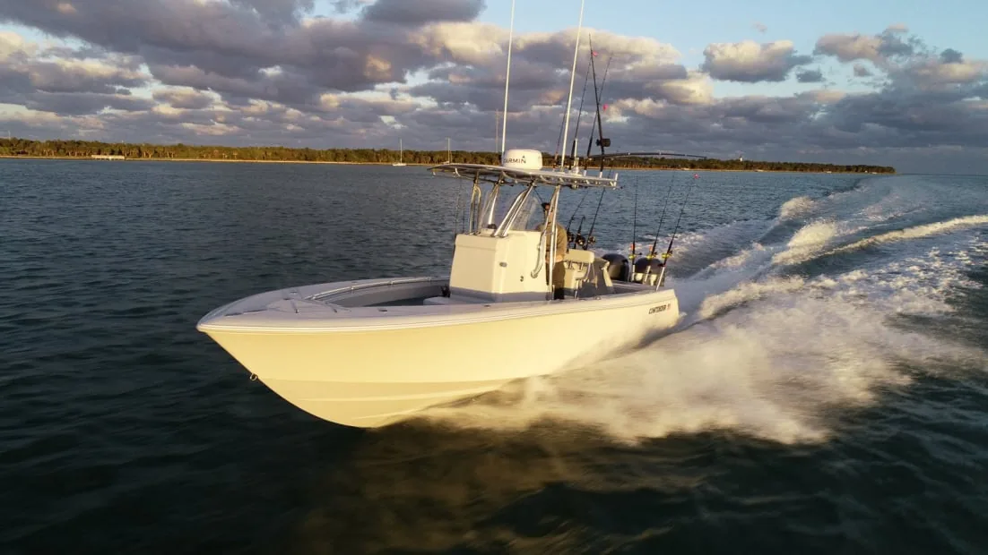 Contender 39ST running